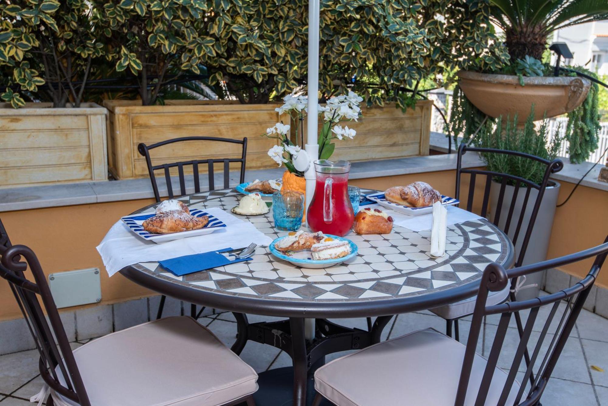 Relais Sorrento Terrace And Relax Bed & Breakfast Exterior foto
